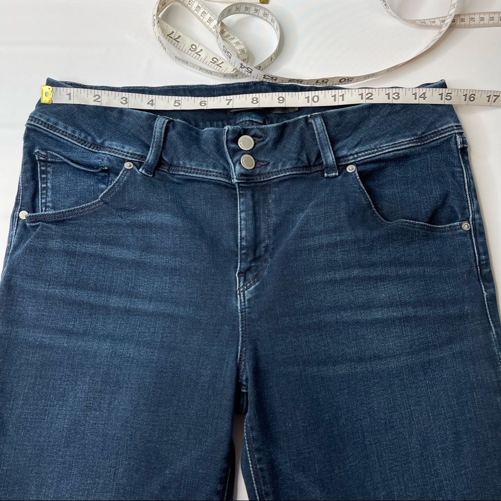 Hudson Signature Boot Jeans Medium Wash, Size 31 - Picture 13 of 14